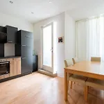 Spacious Stone Central Apartment