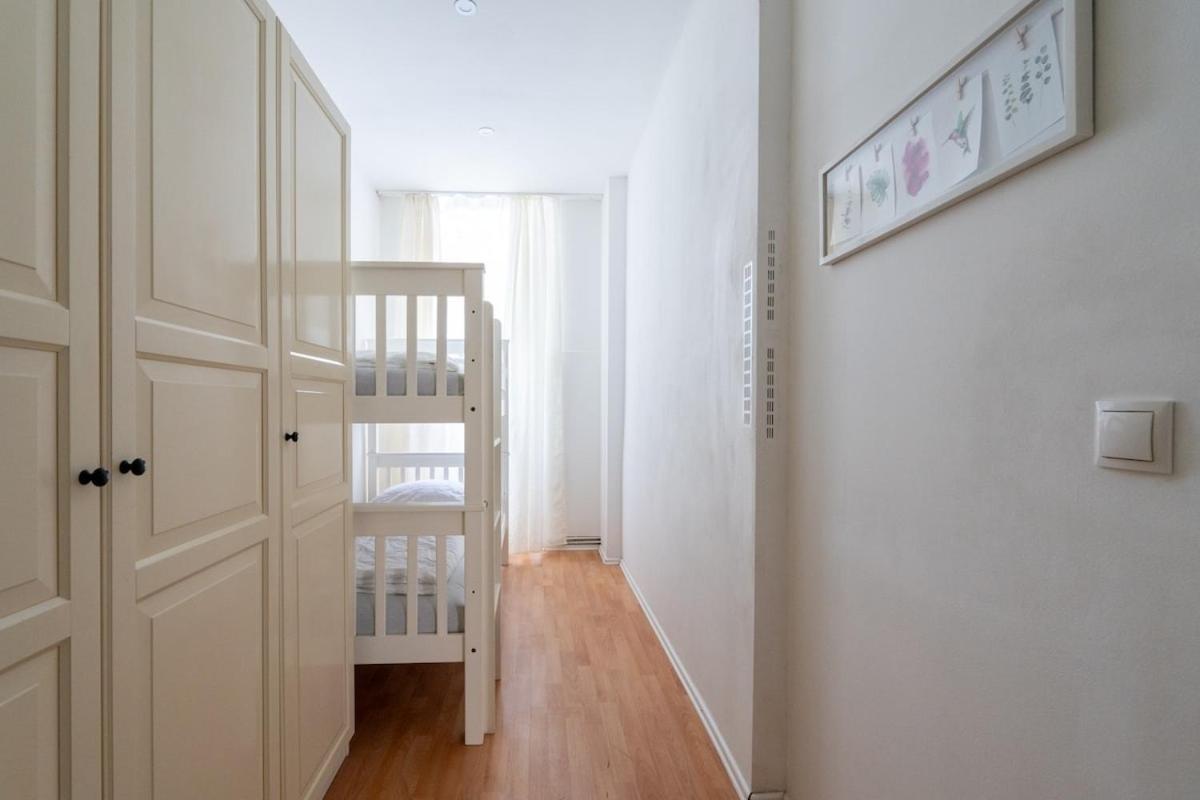 Apartment Spacious Stone Central