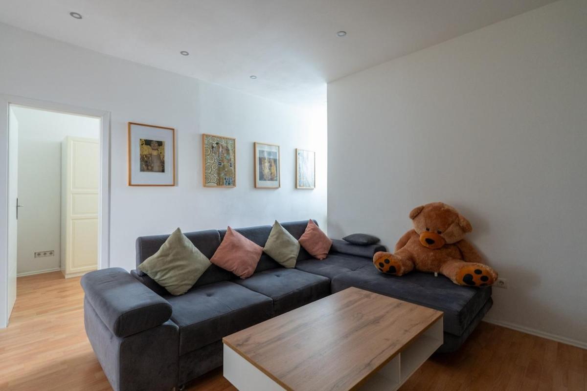 Apartment Spacious Stone Central