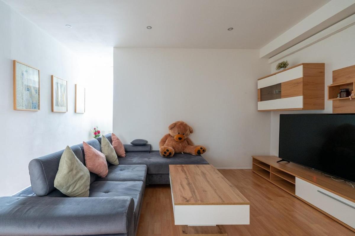 Apartment Spacious Stone Central Wien